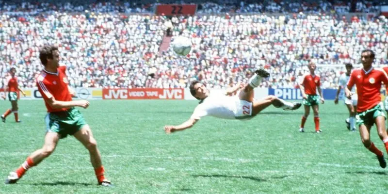 Bàn thắng của Manuel Negrete được đánh giá cao bởi kỹ năng và cảm giác bóng đỉnh cao