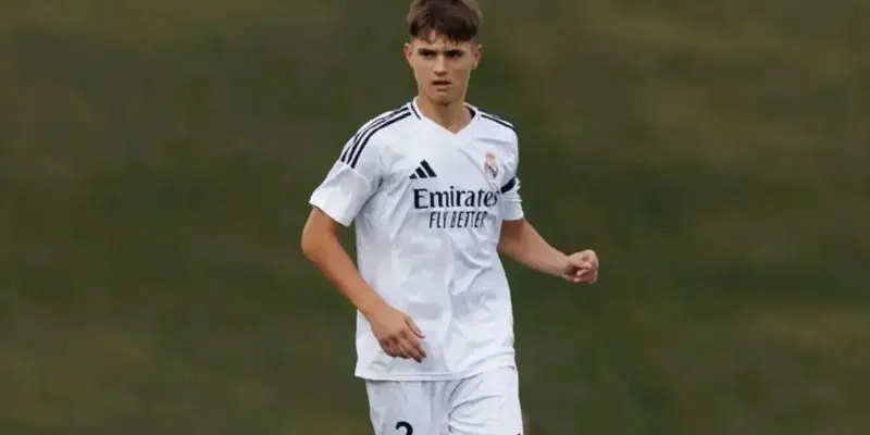 Cầu thủ trẻ Diego Aguado với khuôn mặt điển trai