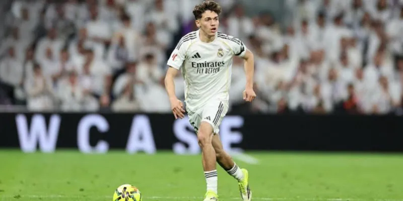 Tiền vệ trẻ Thiago Pitarch thi đấu xuất sắc và ấn tượng